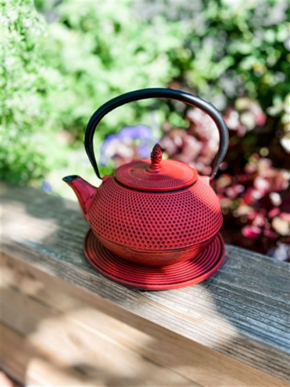 Frieling Red Arare Cast Iron Teapot with Trivet