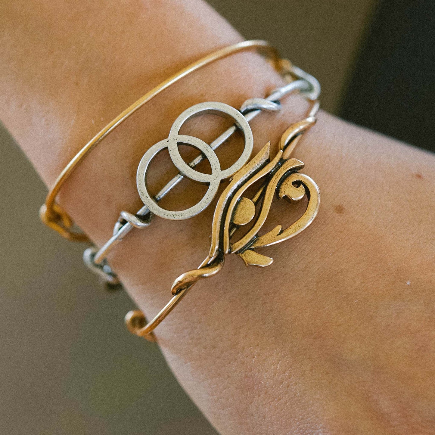 &Livy Symbol Wrap