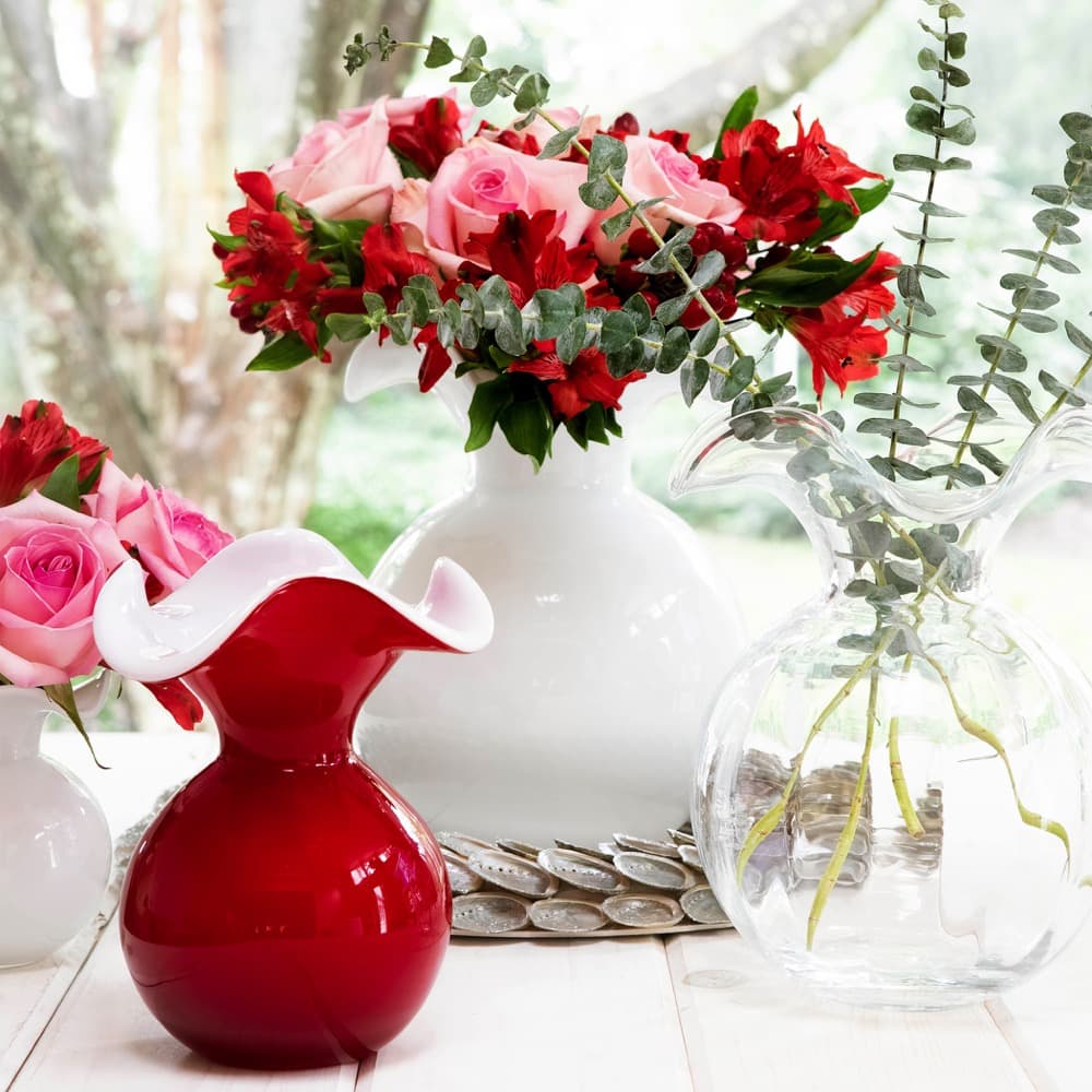 VIETRI Hibiscus Glass Red Small Fluted Vase