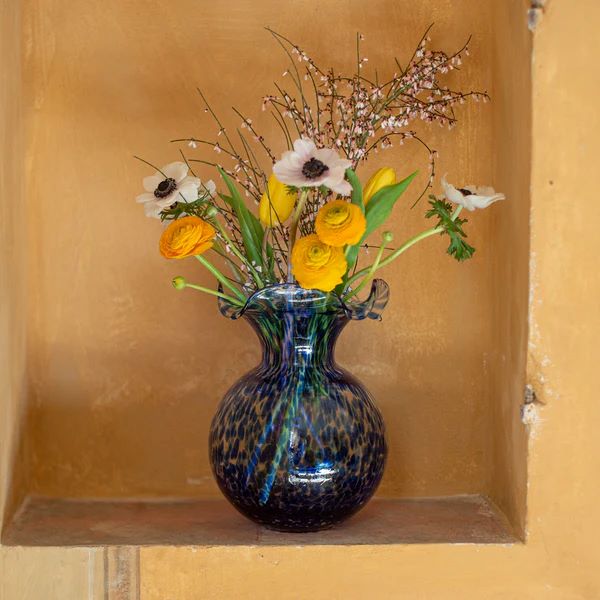 VIETRI Hibiscus Glass Cobalt Tortoiseshell Small Fluted Vase