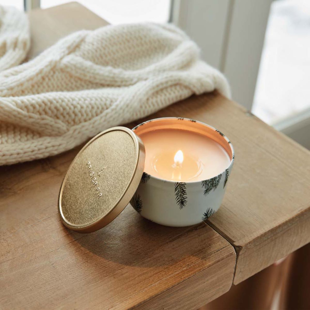 Thymes Frasier Fir Candle - Thumbnail 2