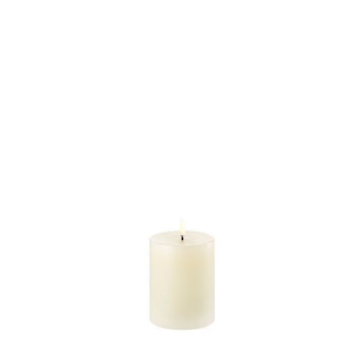 Uyuni Ivory Smooth Pillar Candle