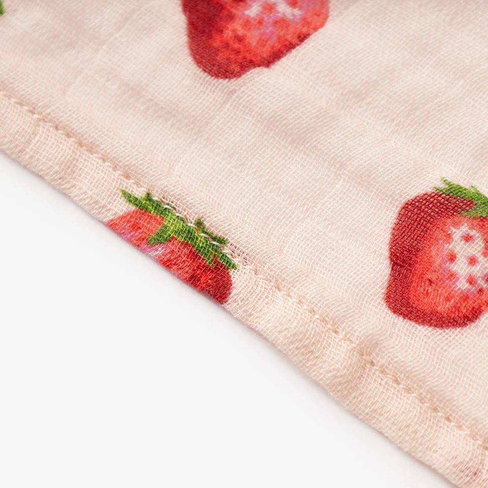 Milkbarn Strawberry Organic Cotton Burp Cloth Set - Image 4