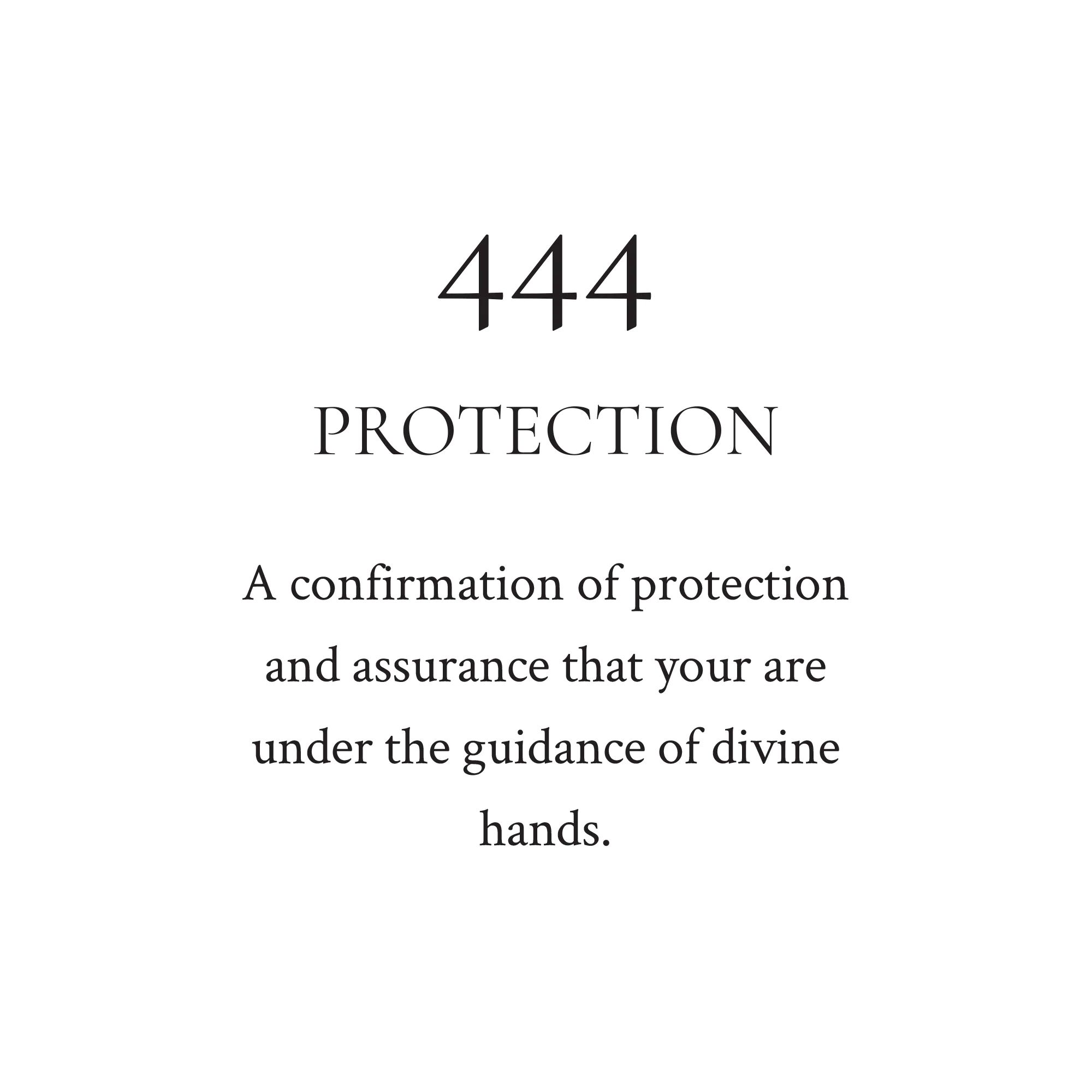 444 Protection / Gardenia & Vetiver Candle - Image 4
