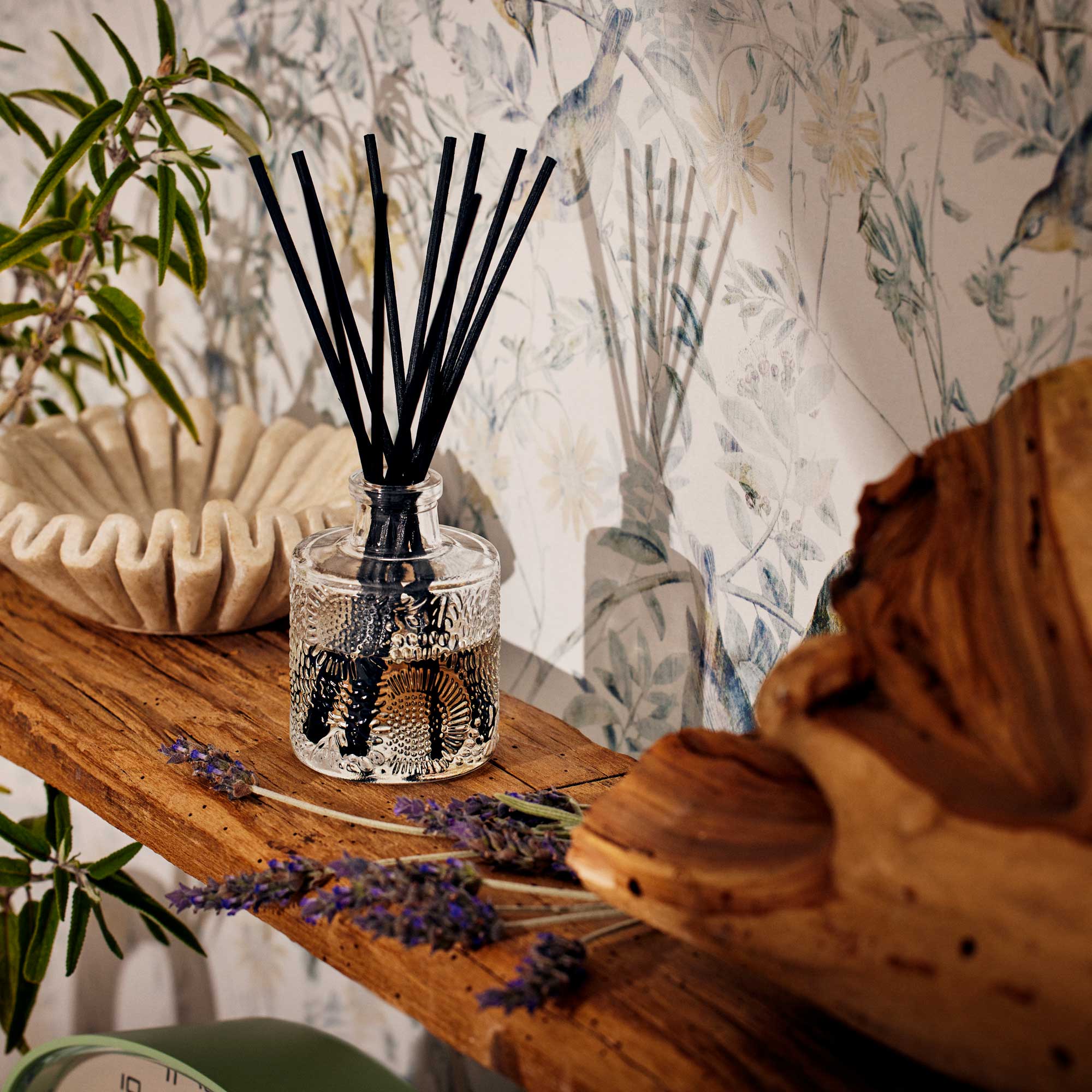 Voluspa French Cade Lavender Reed Diffuser - Image 2