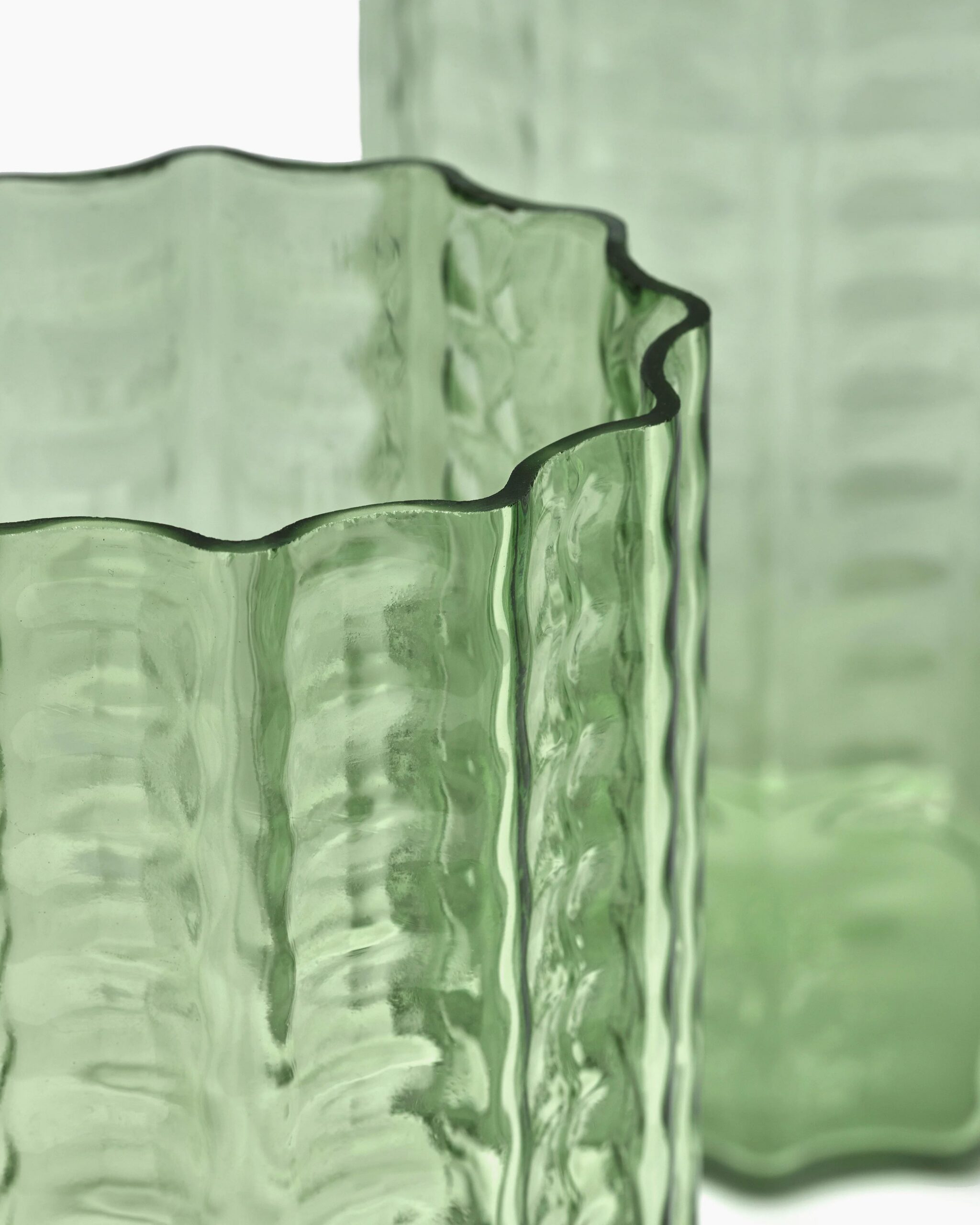 Serax Waves | Vase 02 Green Transparent - Image 2