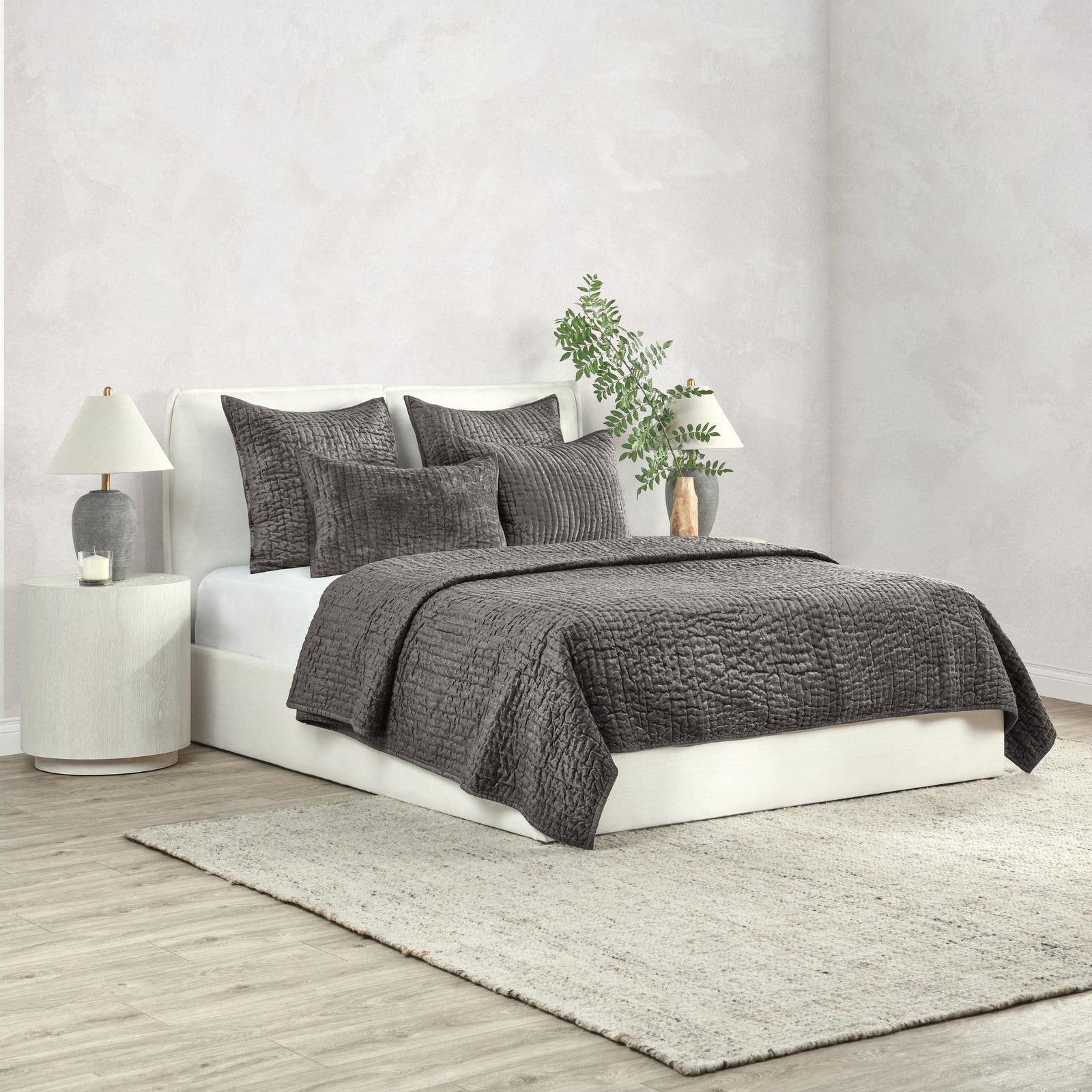 Bari Velvet Desert Quilt Set